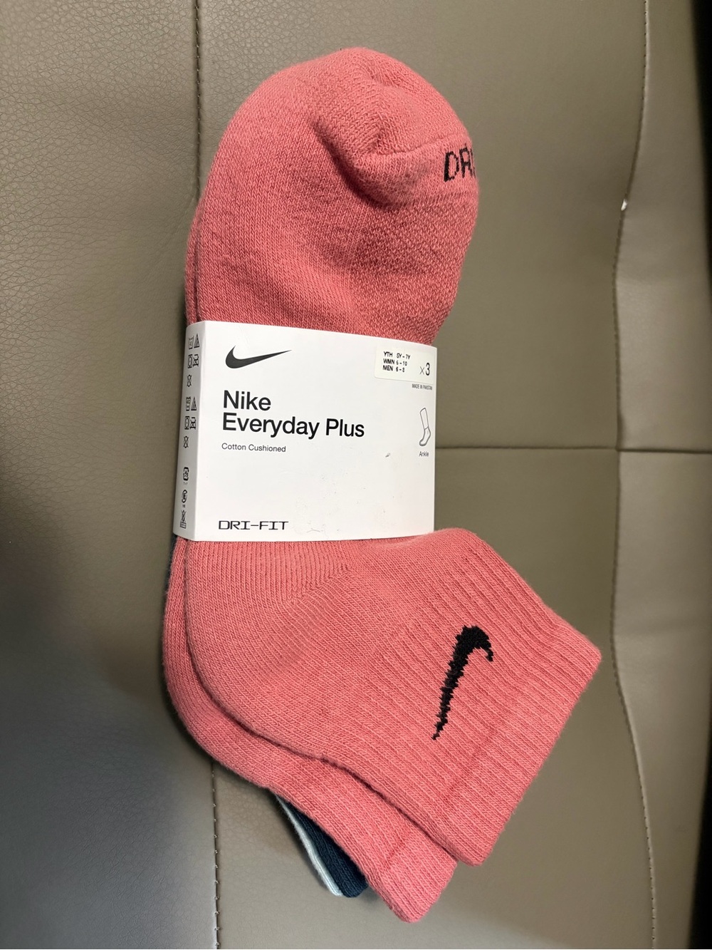 BNWT NIKE EVERYDAY PLUS CUSHIONED TRAINING ANKLE SOCKS 3 PACK US SIZE MEDIUM (M)